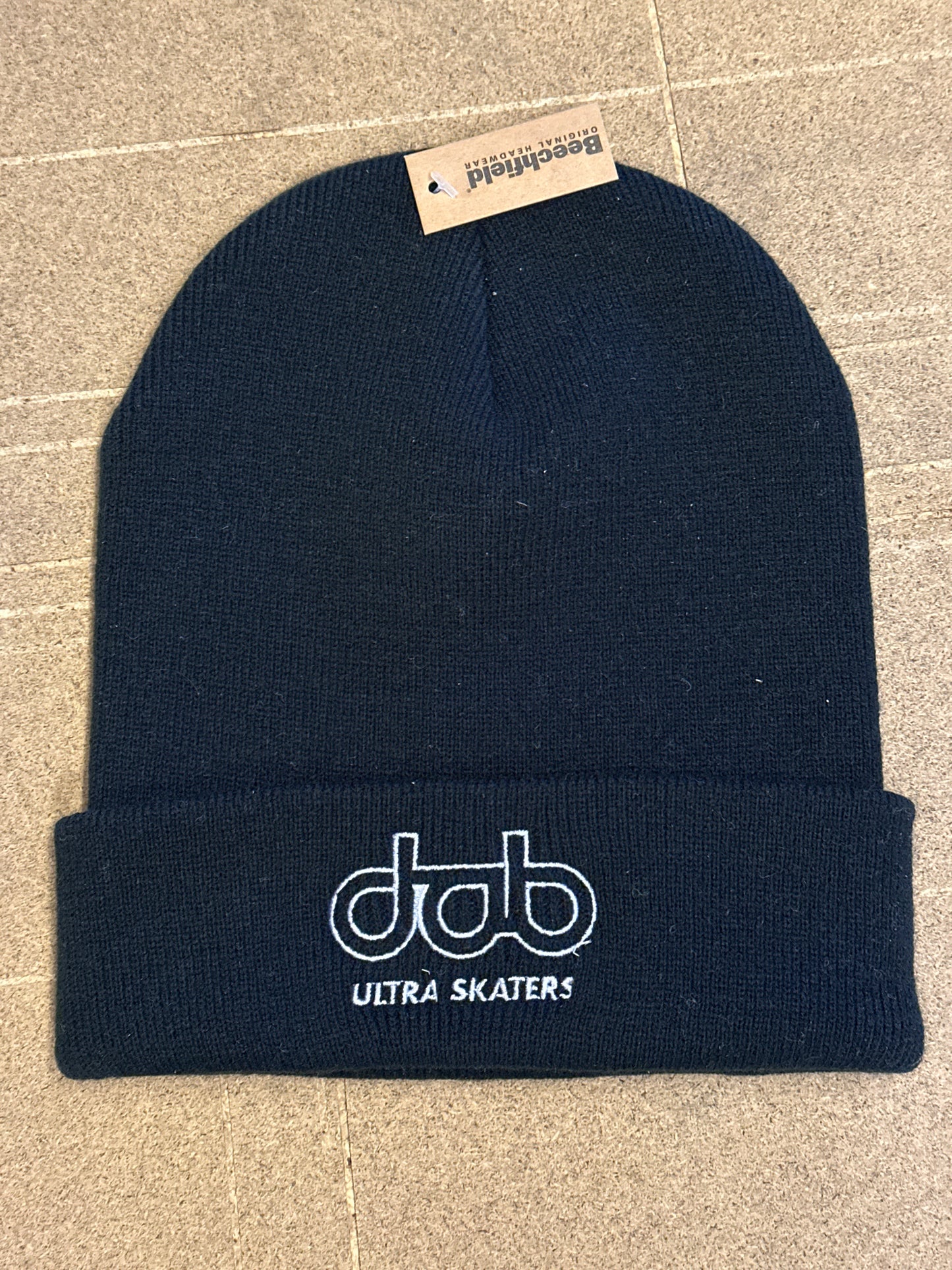 DAB Svart lue