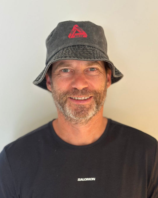 Bucket Hat — Den Breiale Milen 2026
